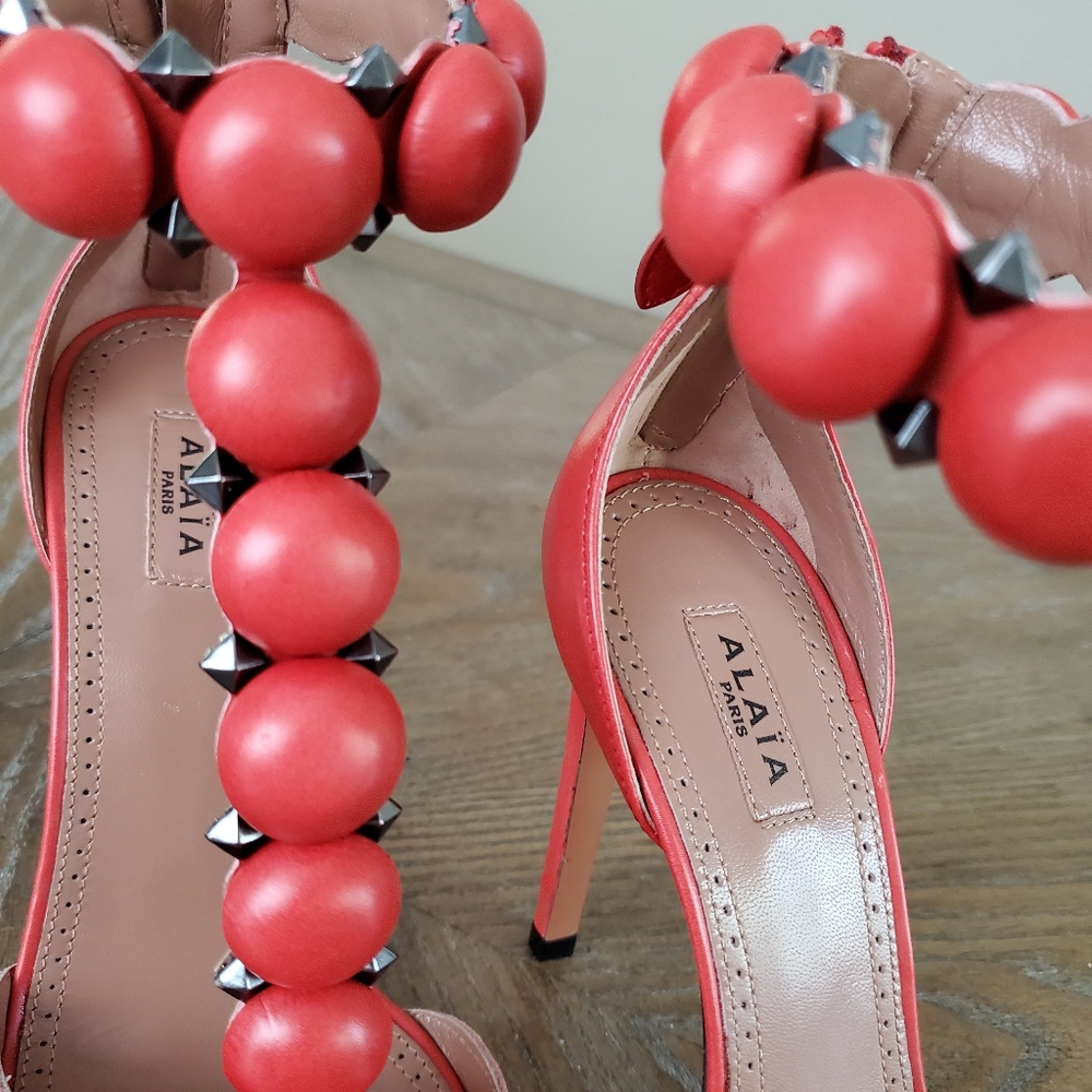 ALAїA Bombe Sandals 💞 - Picture 4 of 8